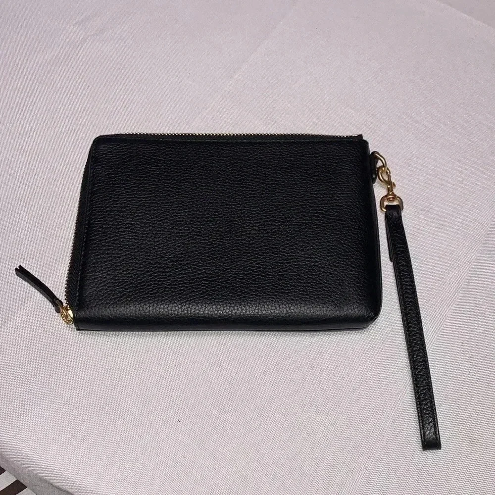 TORY BURCH Britten Large Zip Pouch Wristlet NWT.